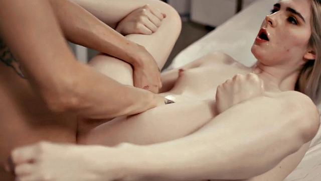 Trans beauty sucking before sex in parlor couple