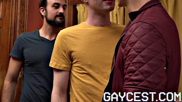 Три мачо устраивают брутальную оргию без тормозов