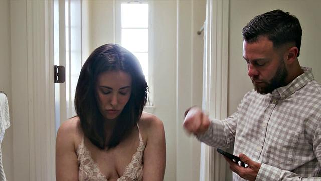 кейси калверт весь день в позе для оплодотворения с сетом гэмблом