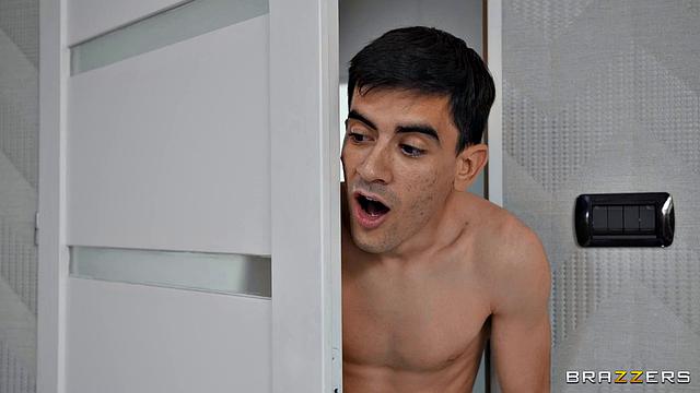 Balls Deep In MILF's Bubble Bath