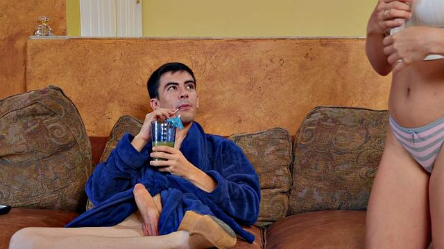 Roundbutt babe anal riding hung guy before bentover