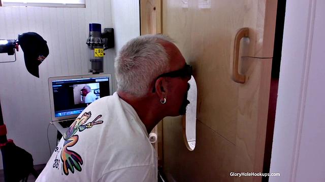 Married Man in Gloryhole Fuck