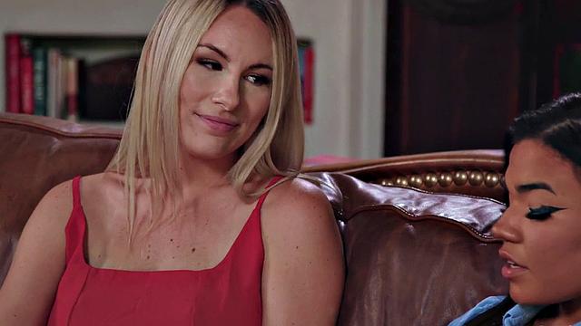 Face sitting dyke seduced by naughty lez while fingering