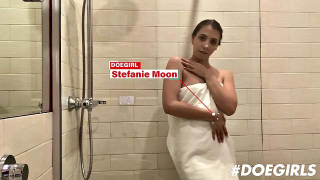 Stefanie Moon Shower Fingering