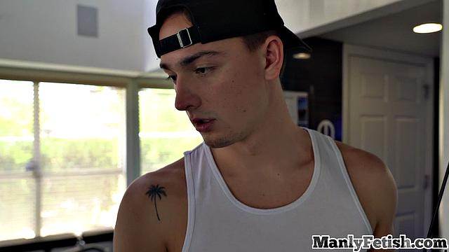 Cute stud gets pounded by muscular jock