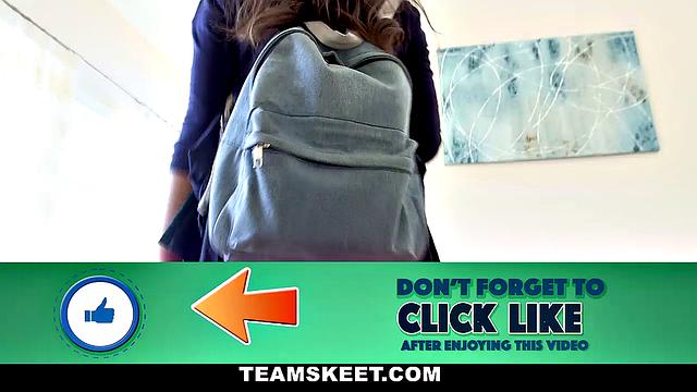 How Many Licks Does It Take To Get To The Center Of Sweet Petite