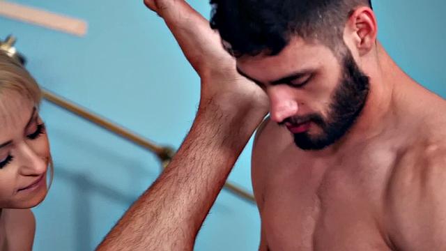 Bisex babe gets banged in 3way while sucking cock