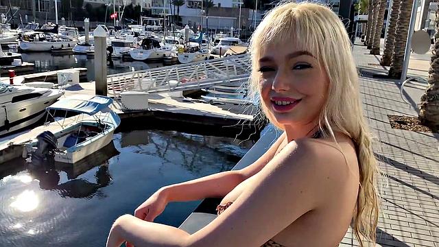 Jessica Gets A Cumrella