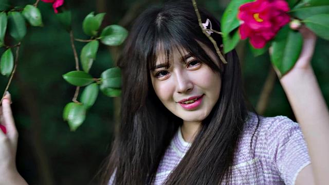 Welcome to our model Ranako In the wood