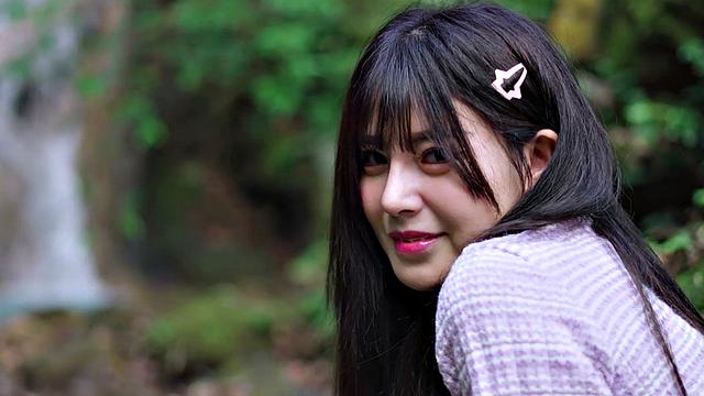 Ранака потерялась в лесу и теперь ей явно не до прогулок