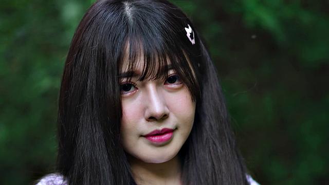 Welcome to our model Ranako In the wood