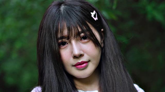 Welcome to our model Ranako In the wood