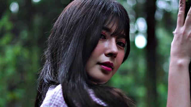 Ранака потерялась в лесу и теперь ей явно не до прогулок