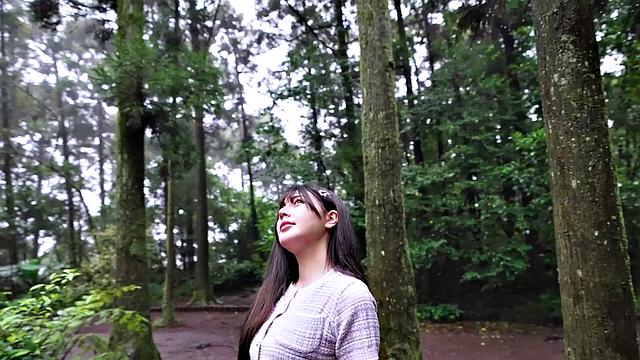 Welcome to our model Ranako In the wood