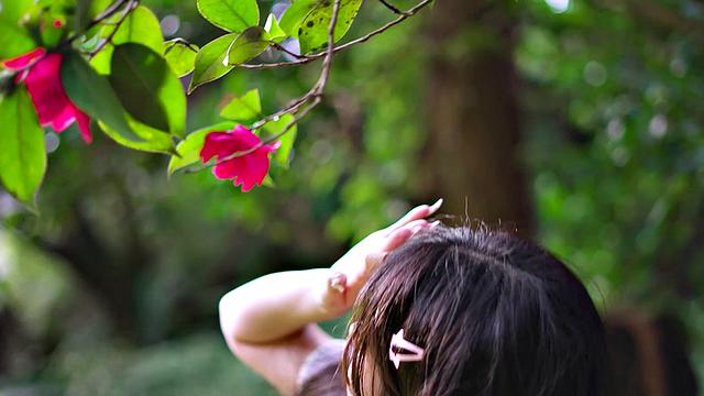 Welcome to our model Ranako In the wood