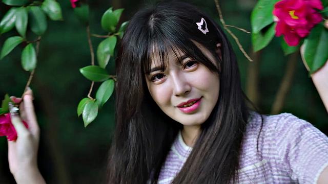Welcome to our model Ranako In the wood