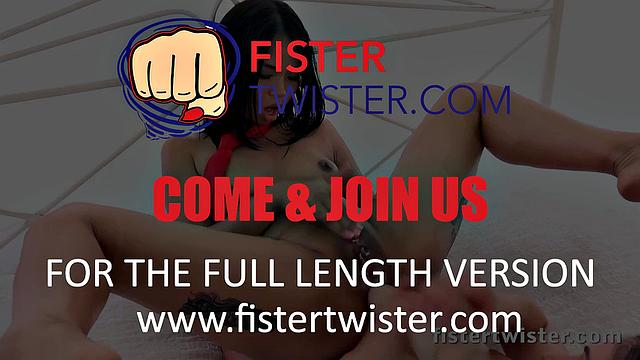 Fistertwister - Extreme Lesbian Fisting