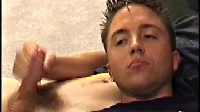 джонни впервые сосёт член адаму и получает сперму на лицо