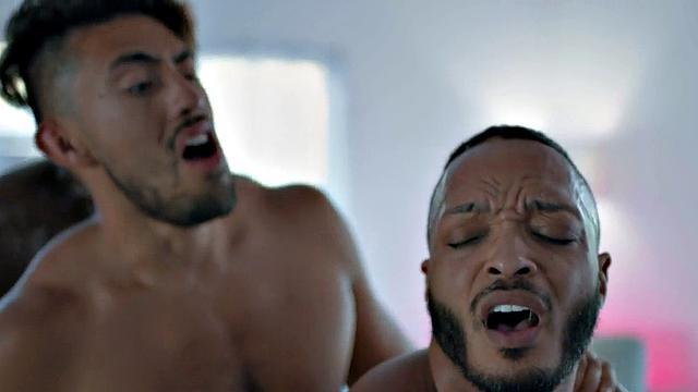 Intensive 3some of BBC hunk bottoms