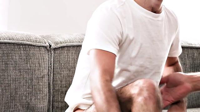 Muscled DILF bottom with tattoos assfucked by twink