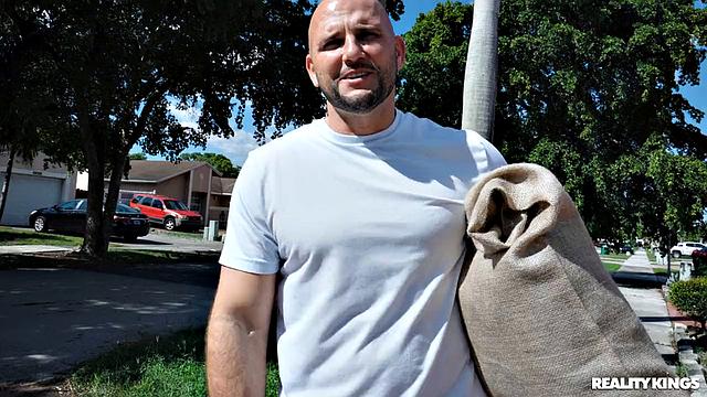 Hunting The Horny Gardener