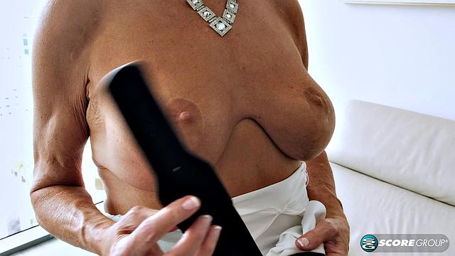 Meet 76-year-old wife Desiree Eden, our oldest GILF