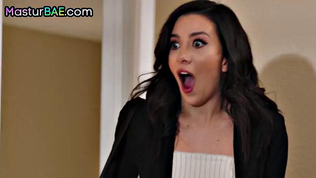 Beauty pleases horny lucky stud