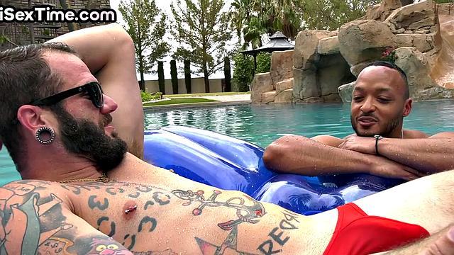 Alt bisexual babe gets her pussy 3way by BBC outdoor