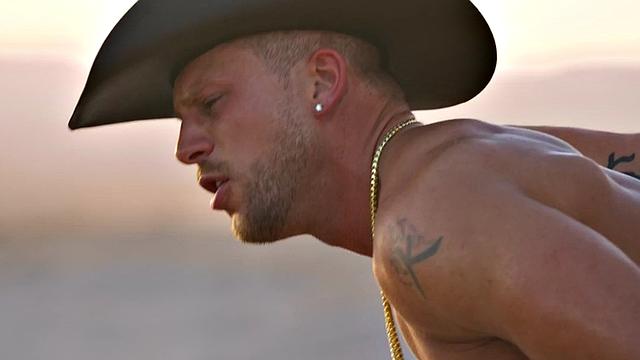 Man fucks cowboy ass outdoors in desert until cum