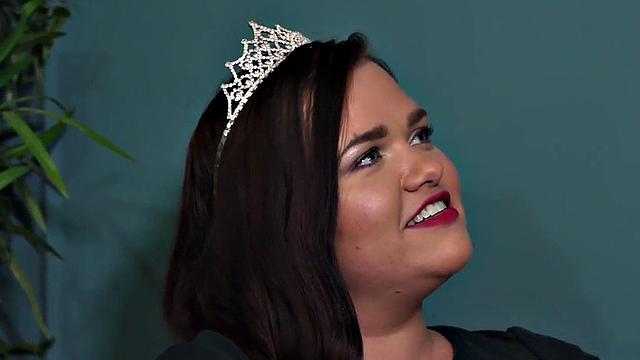 CFNM British babes suck and dick in group BJ and HJ