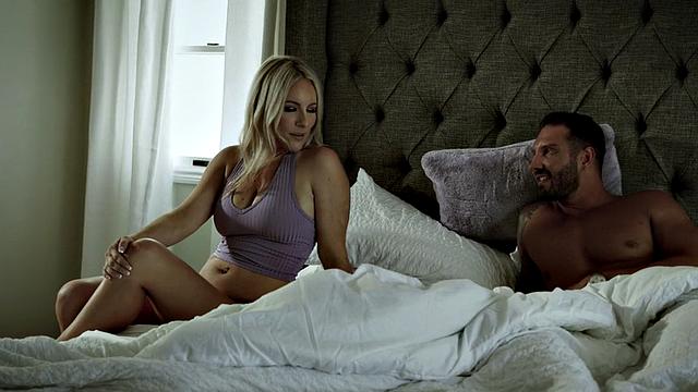 Cumshot-loving babe pussybanged after deepthroat in 69 position