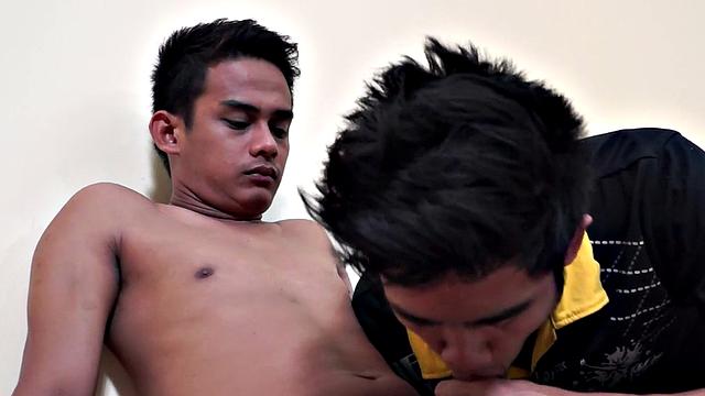 Asian twink fucked by BFs cock in homemade anal