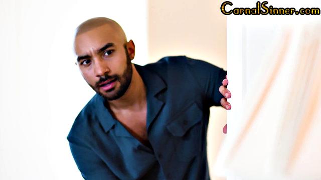 Chubby blonde pussylicked in 69