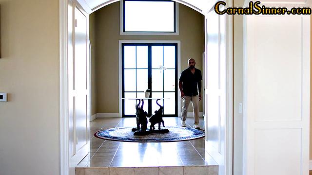 Chubby blonde pussylicked in 69