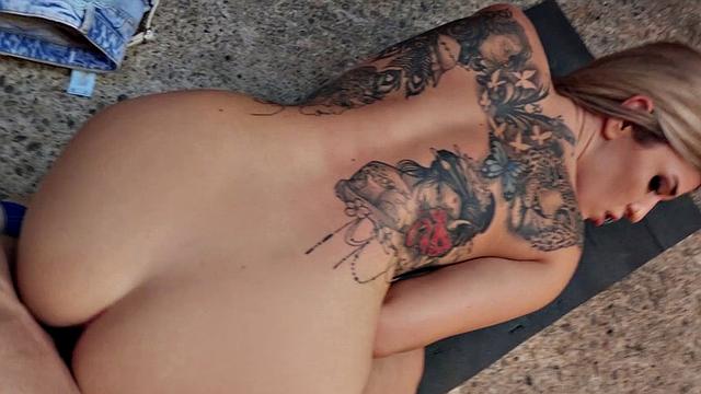 Marica's Bra-Fucking & Handjob Skills Helping Outdoors