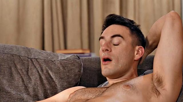 Barebacking eager jock fucks cumloving in tight asshole