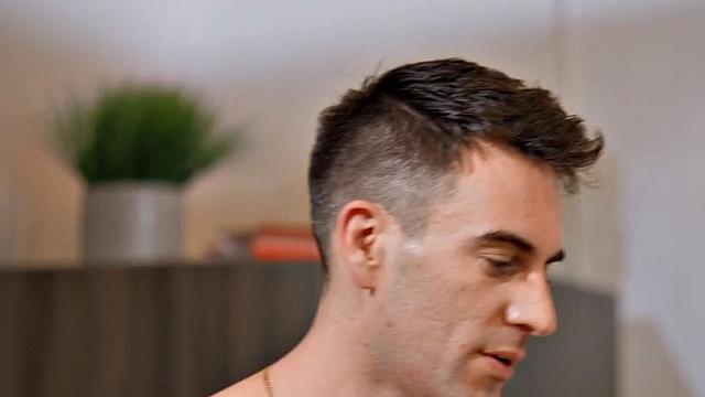 Barebacking eager jock fucks cumloving in tight asshole