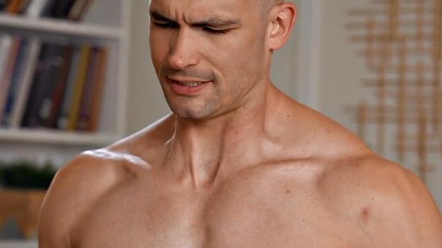 Barebacking eager jock fucks cumloving in tight asshole