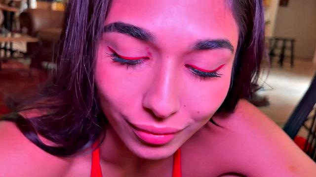 Beautiful Latina Reina Rae Returns To Suck Dick