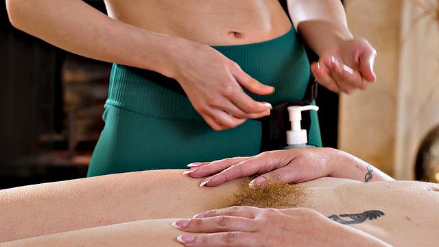 MOMMY'S GIRL - Petite Masseuse Maya Woulfe Is Seduced By MILF Lauren Phillips's Body