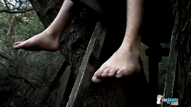 Drac gets his ass pounded in the park and laughs about climbing the ladder