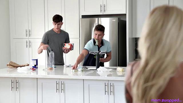 Naughty Stepmoms Have Extra Fun - S3:E3
