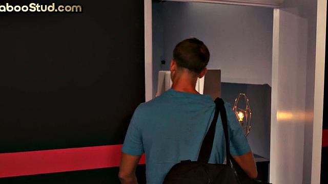 Weird stud barebacked by stepbrother till cumshot