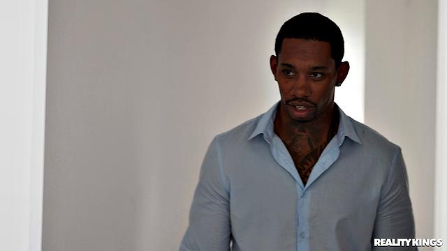 смотри, как скука сменяется жёстким трахом втроём