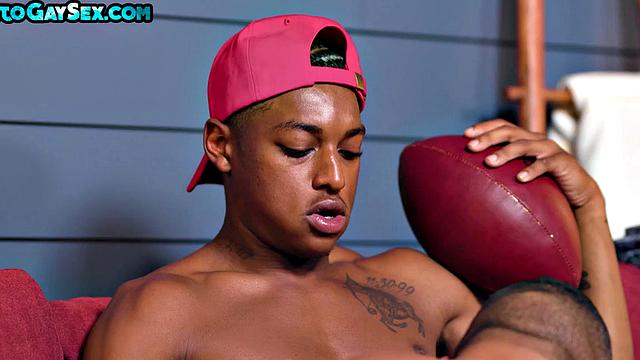 Black hunk barebacks bottom stud in asshole till cumshot