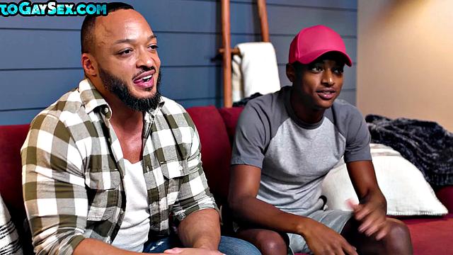 Black hunk barebacks bottom stud in asshole till cumshot