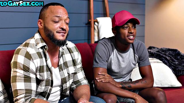 Black hunk barebacks bottom stud in asshole till cumshot