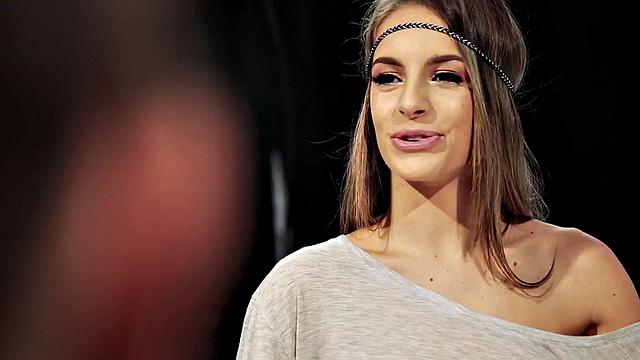 Squirting lez splashes from pussy in 69 and tribbing group