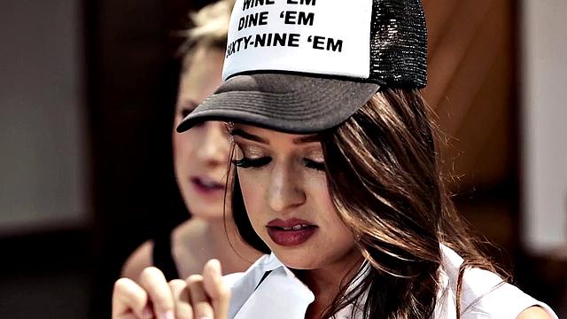 Squirting lez splashes from pussy in 69 and tribbing group