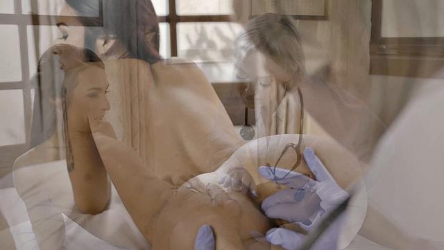 TRANSFIXED - Horny MILF Doctor Dee Williams Wants To Taste Her Petite Patient Cock